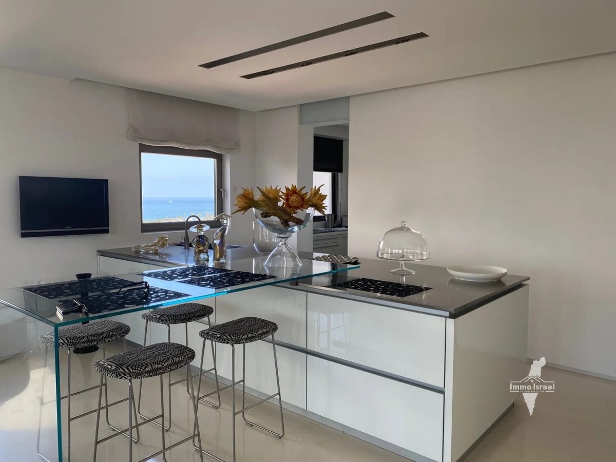 5-room duplex penthouse for sale on Mikha'el Ne'eman Street, Tel Aviv