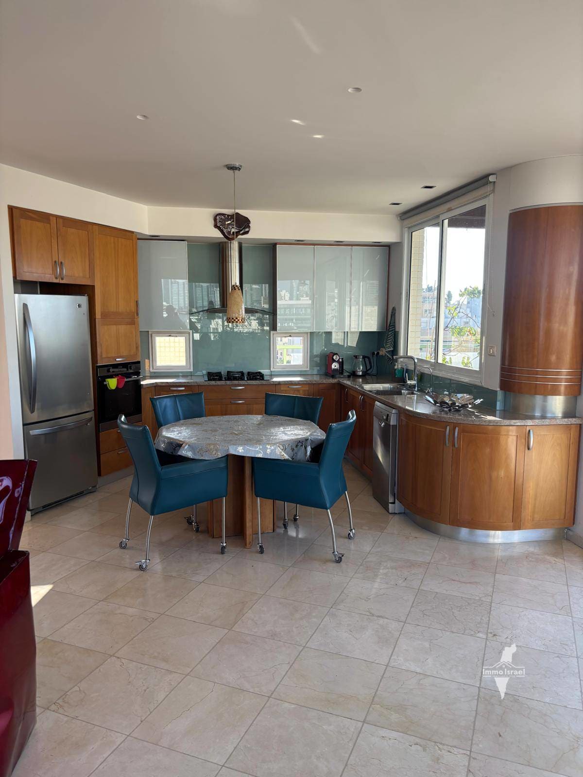 4-room duplex for sale on Mendele Mokher Sfarim Street, Tel Aviv