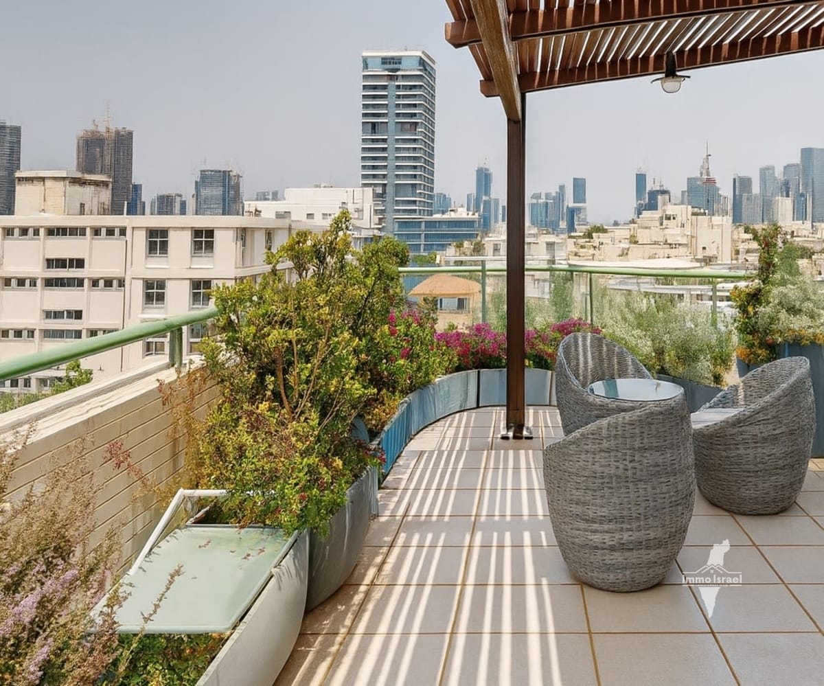 4-room duplex for sale on Mendele Mokher Sfarim Street, Tel Aviv