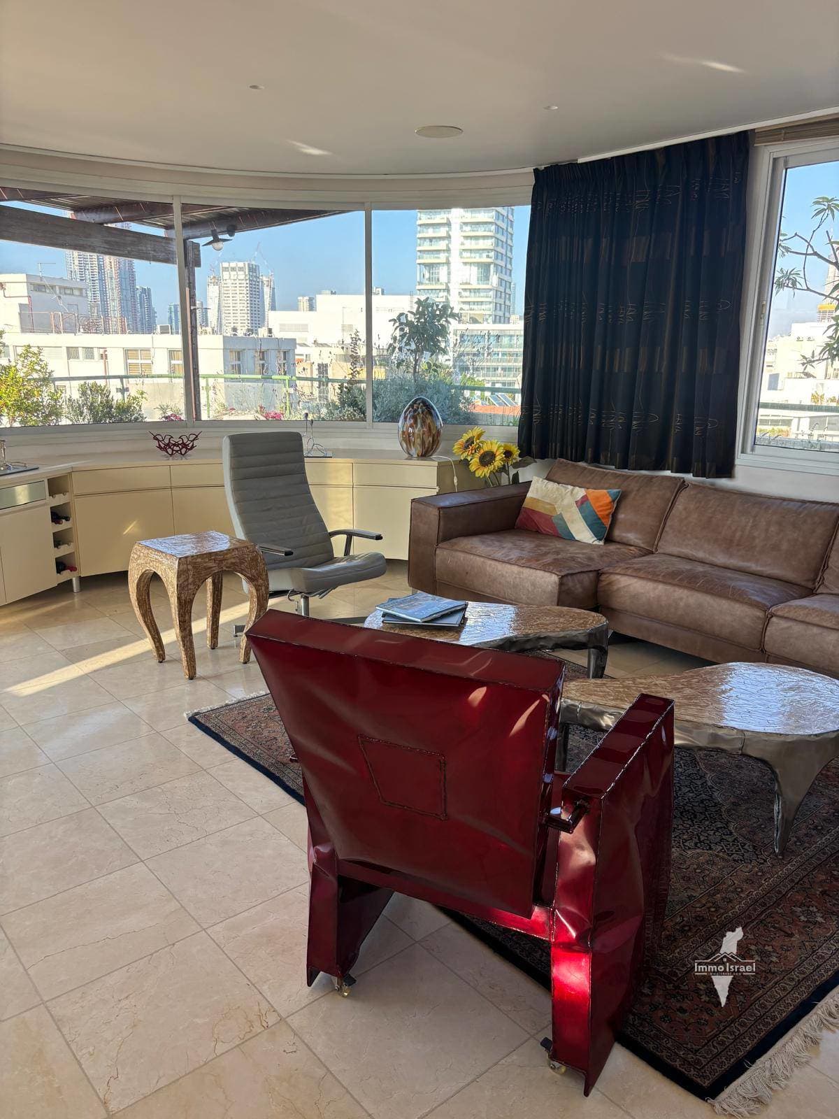 4-room duplex for sale on Mendele Mokher Sfarim Street, Tel Aviv