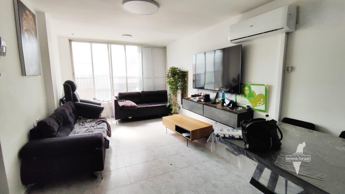 4.5-room apartment for sale on Yoseftal Street, Bat Yam