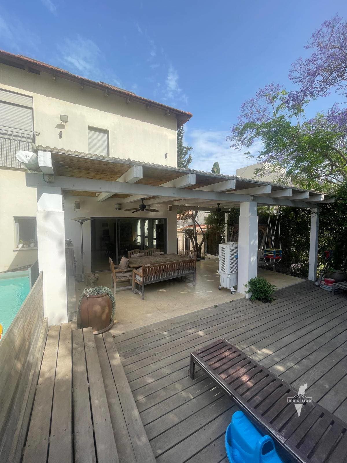 8-room cottage for sale on Rozov Street, Tel Aviv