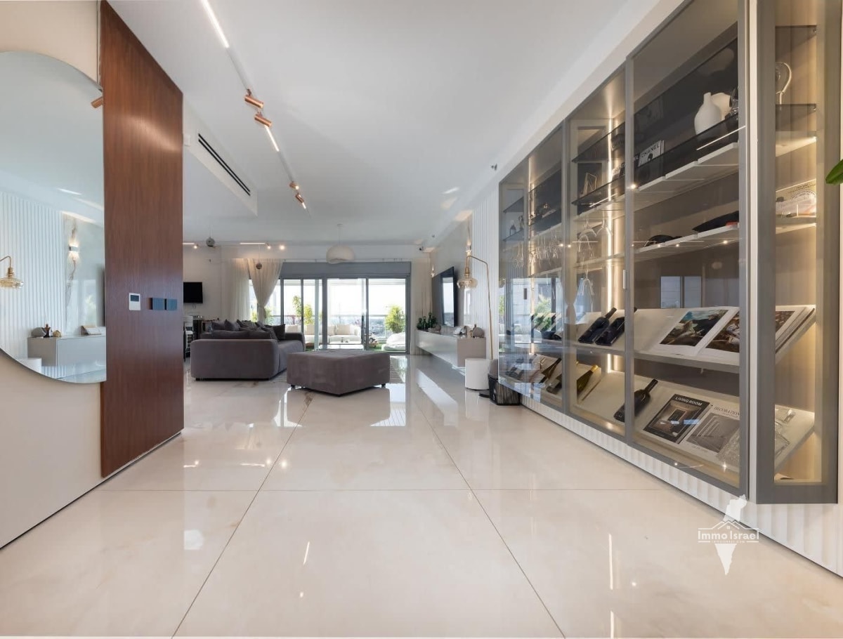5-room penthouse for sale on Shulamit Aloni Street, Rishon LeZion