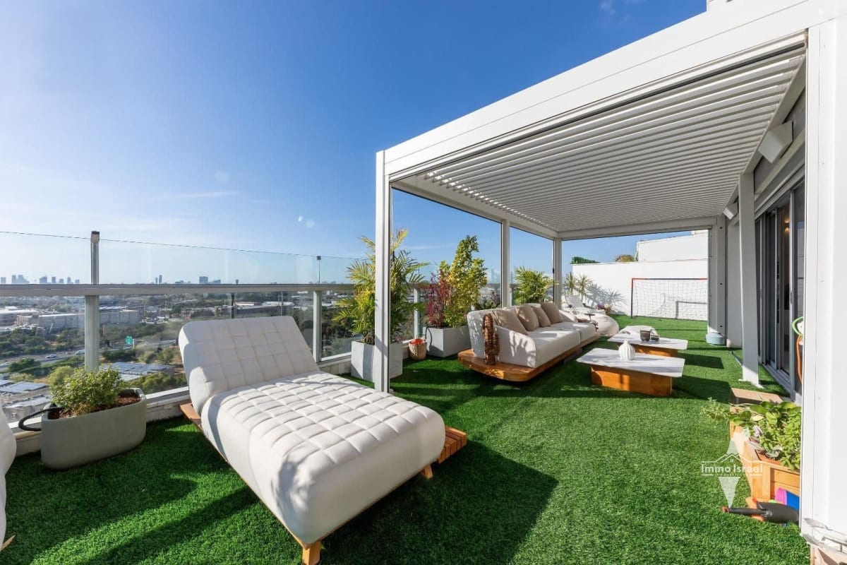 5-room penthouse for sale on Shulamit Aloni Street, Rishon LeZion