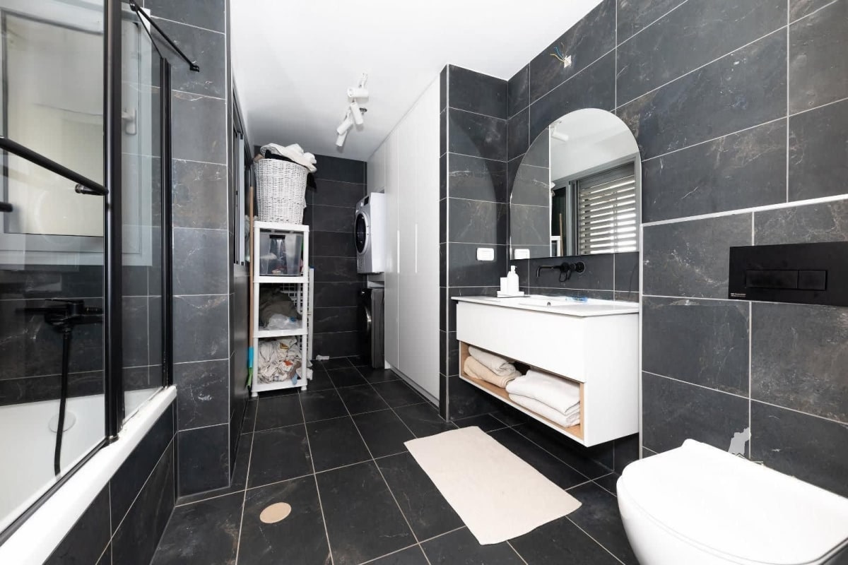 5-room penthouse for sale on Shulamit Aloni Street, Rishon LeZion