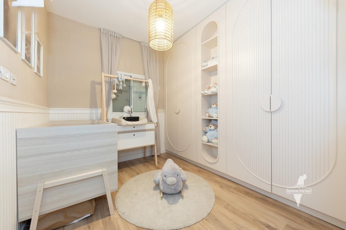 5-room penthouse for sale on Shulamit Aloni Street, Rishon LeZion