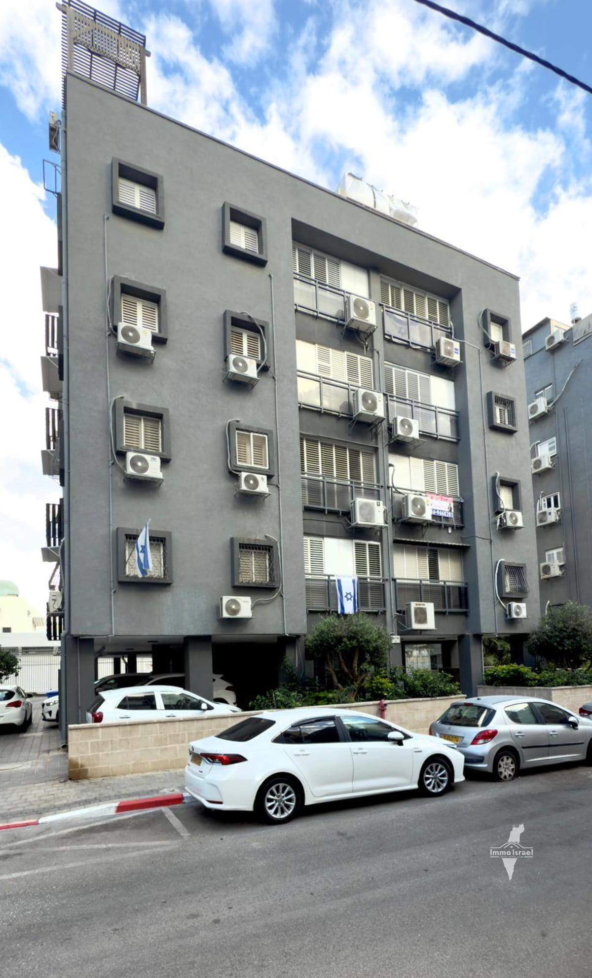 4-room apartment for sale on Ahad Ha’am, Bat Yam