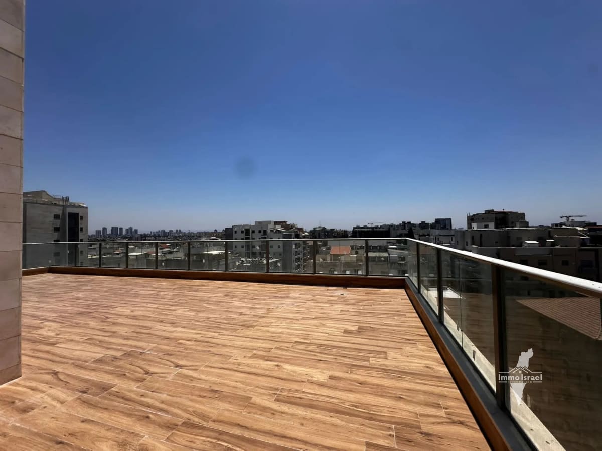 5-room penthouse for sale on Aharon Kron Street, Rishon LeTsiyon