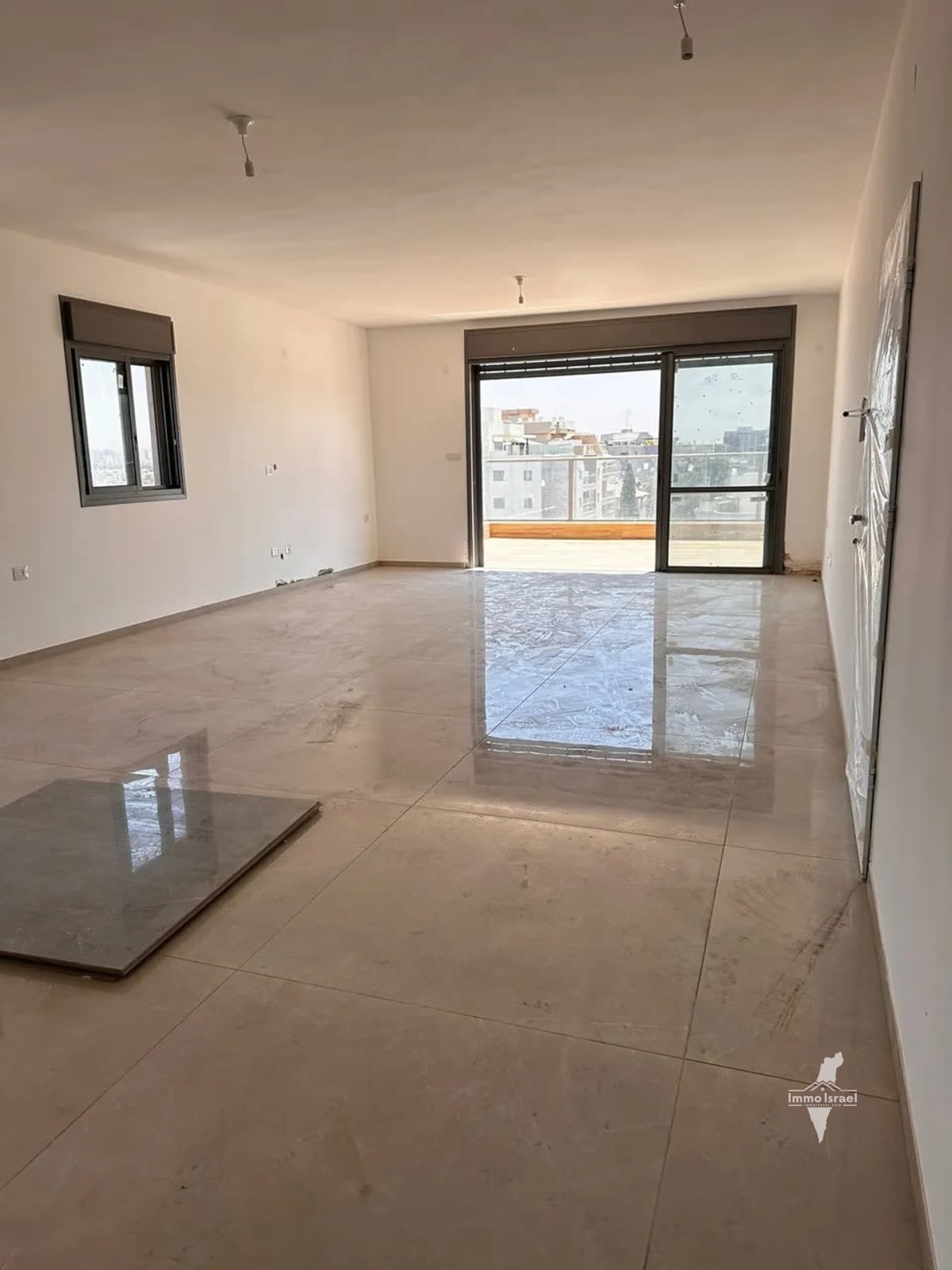 5-room penthouse for sale on Aharon Kron Street, Rishon LeTsiyon