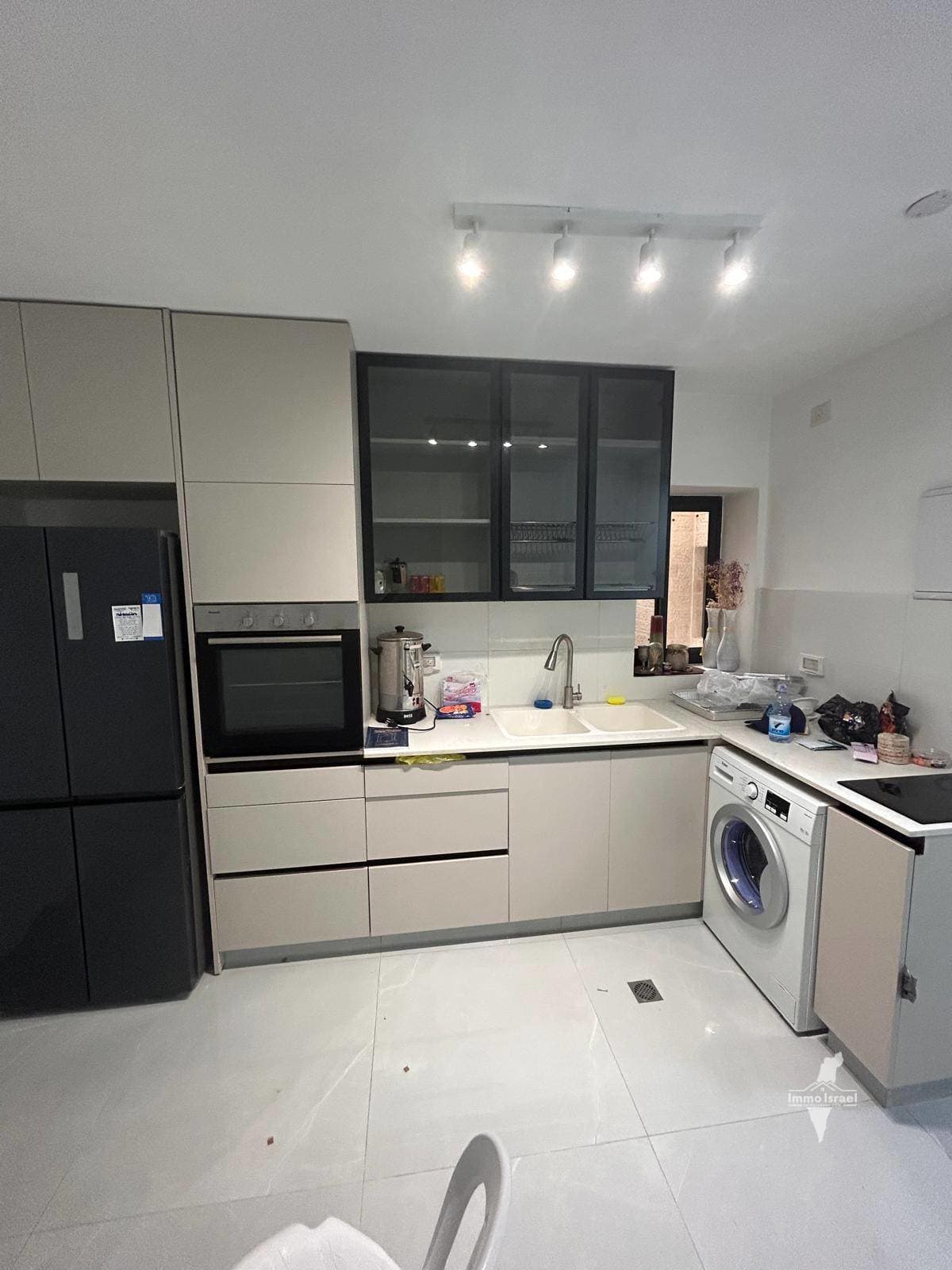 2-room housing unit for rent on Sulam Ya'akov Street, Jerusalem