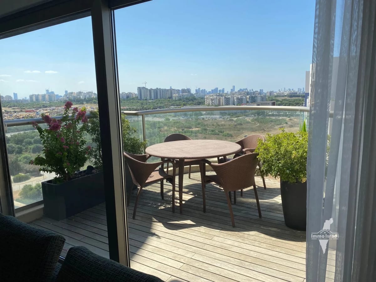 5-room apartment for sale on Mikha'el Ne'eman Street, Tel Aviv