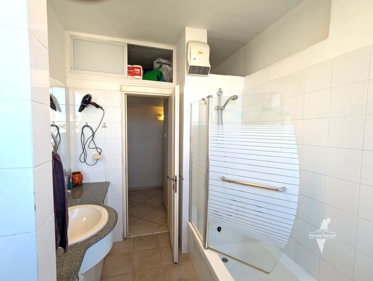 4-Room Apartment For Sale On Shkediya Street, Ramat Gan