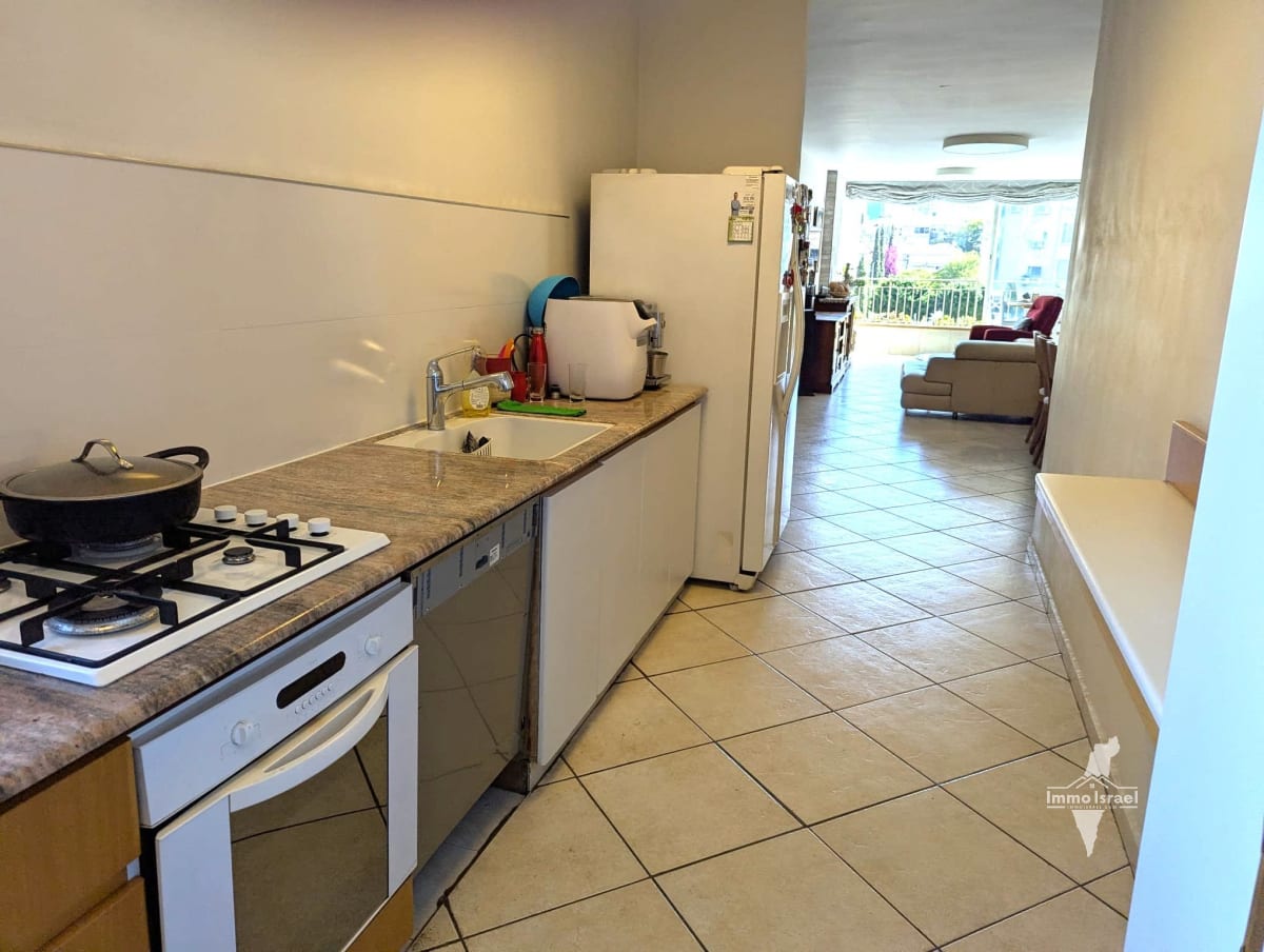 4-Room Apartment For Sale On Shkediya Street, Ramat Gan