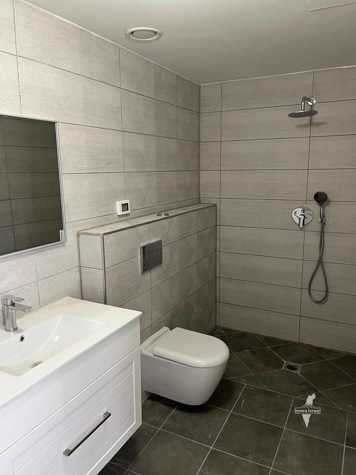 2-Room Apartment For Sale On Agripas Street, Jerusalem