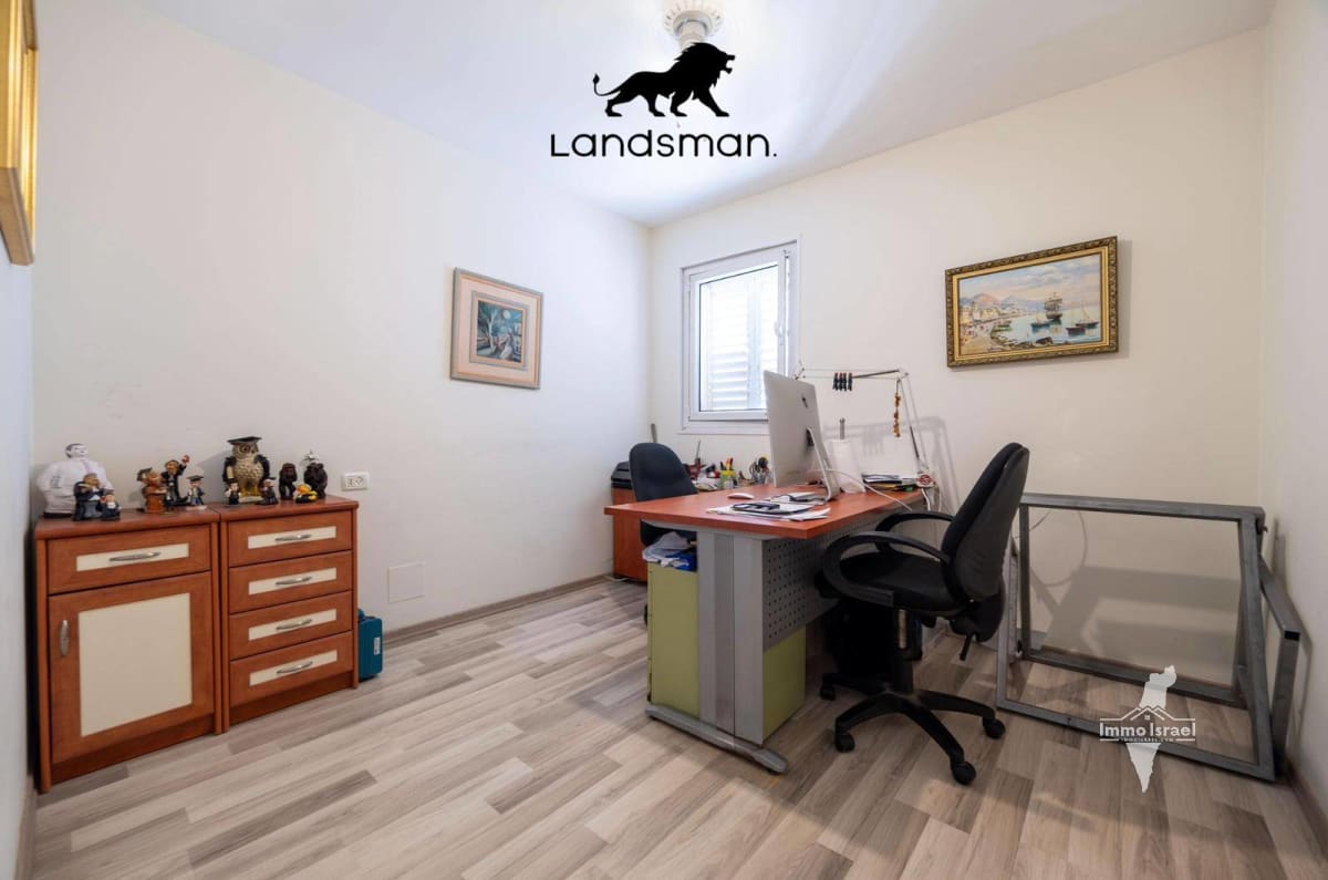 5-Room Apartment For Sale On HaTana'im Street, Herzliya