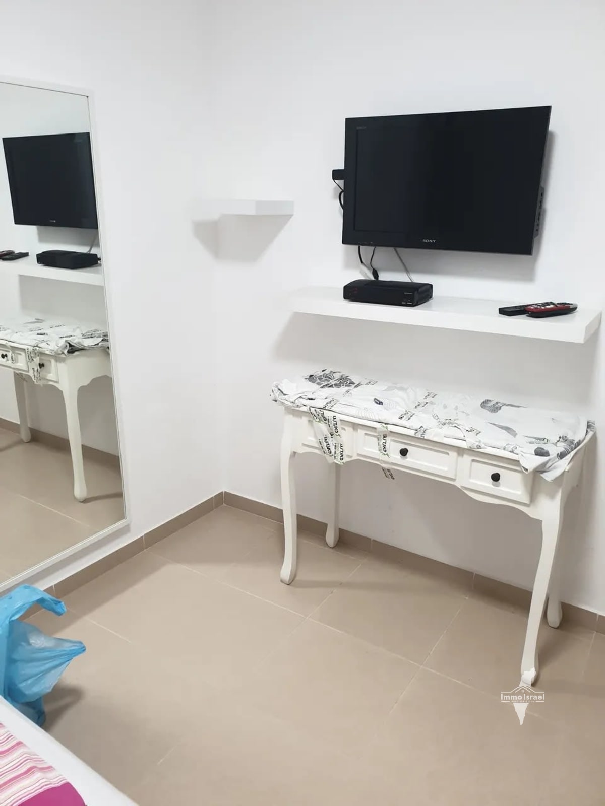 4-Room Apartment For Sale On Sderot HaAtzmaut, Bat Yam