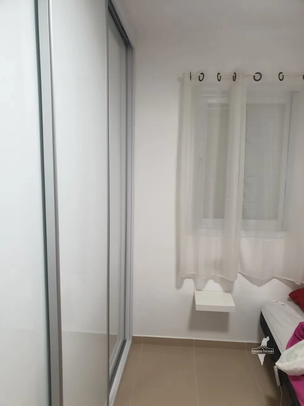 4-Room Apartment For Sale On Sderot HaAtzmaut, Bat Yam