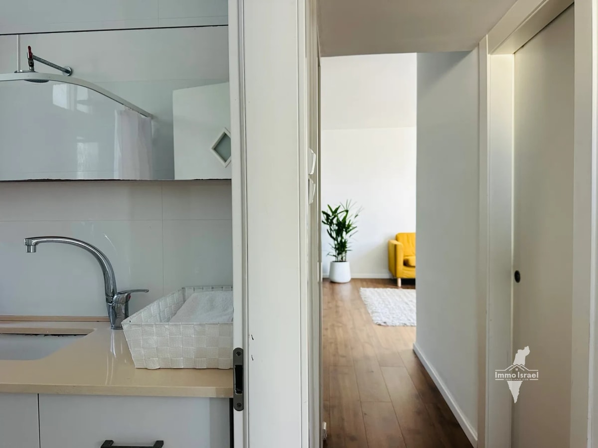 4-Room Apartment For Rent On Frug Street, Tel Aviv