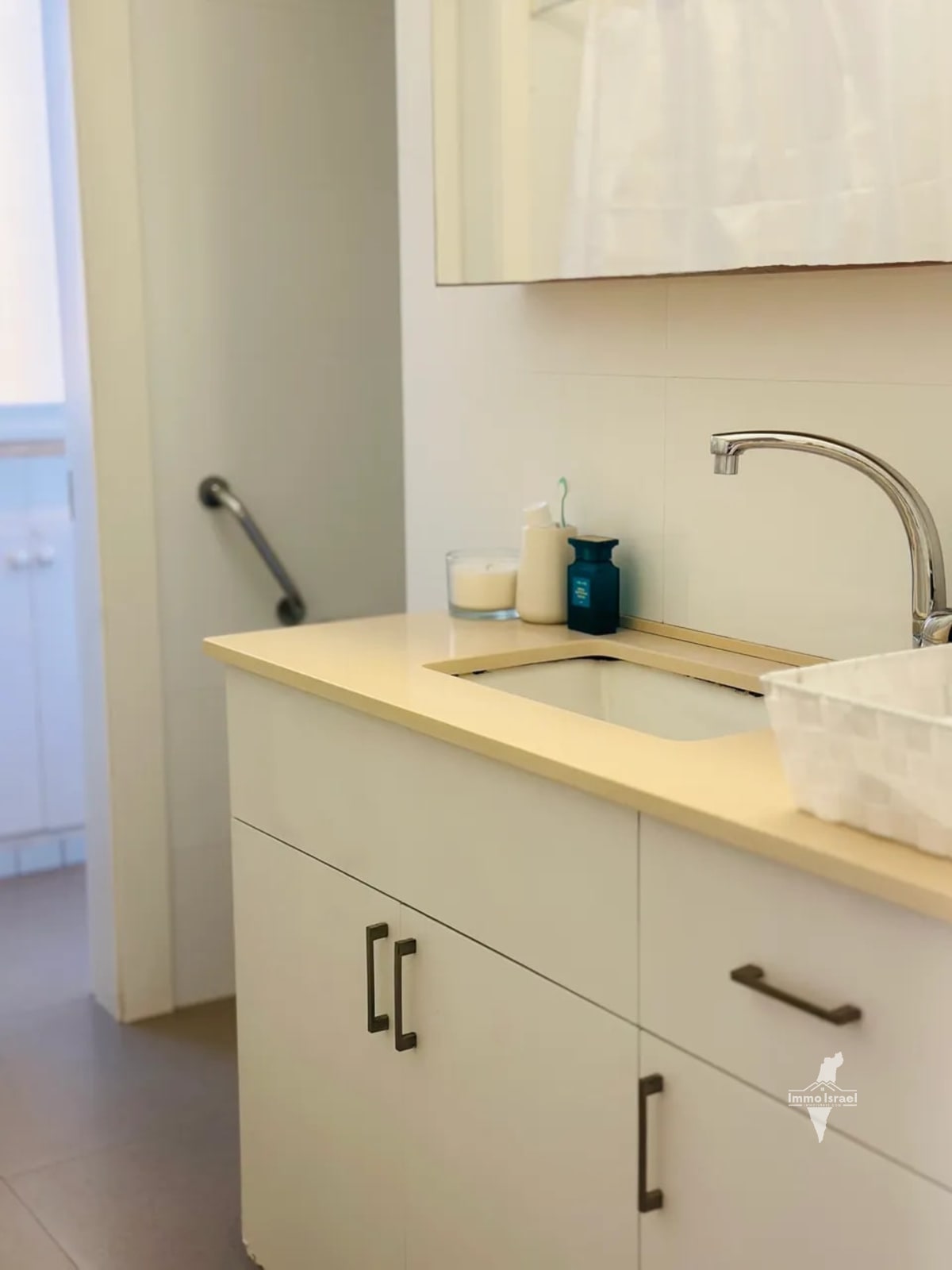 4-Room Apartment For Rent On Frug Street, Tel Aviv