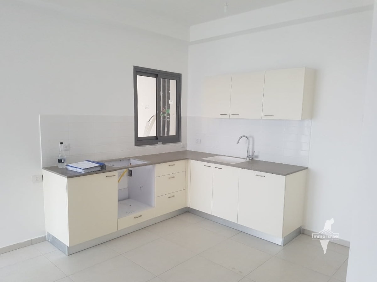 3-Room Apartment For Sale In The Center Of Kiryat Gat