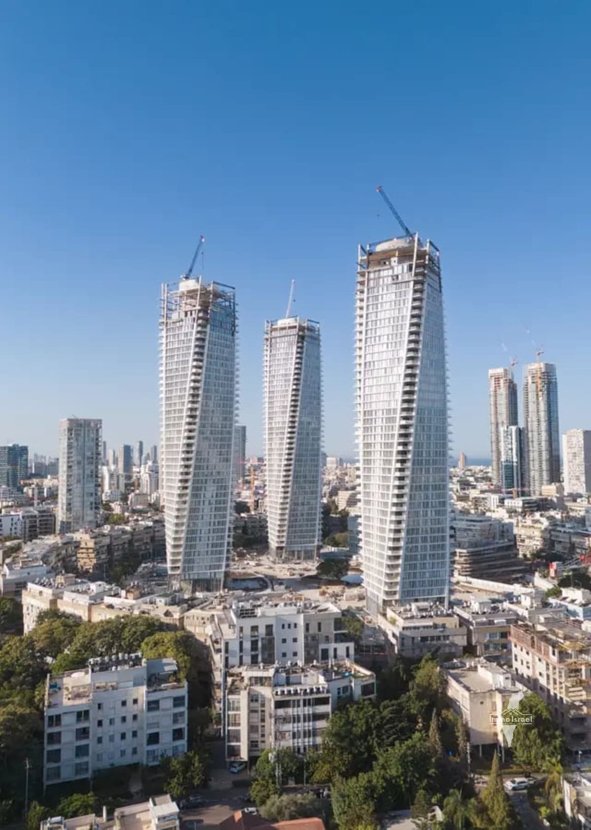 5-Room Apartment For Sale In Kikar Hamedina, Tel Aviv