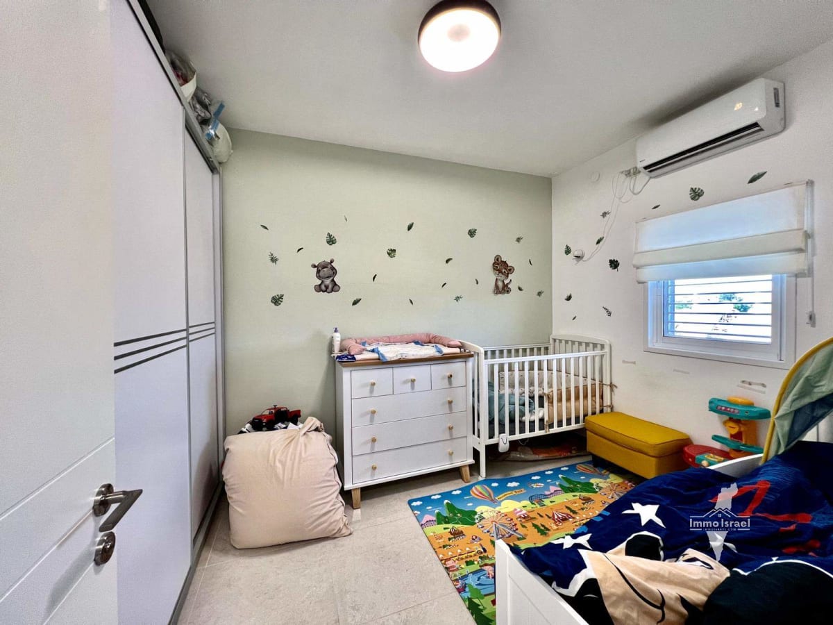 Квартира с 3 комнатами на продажу на улице Олей ха-Гардом, Нетания