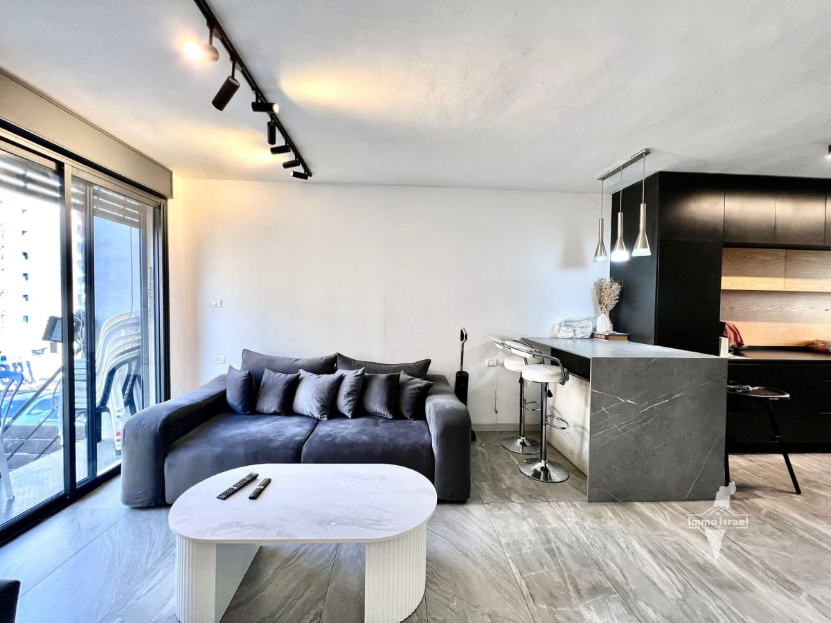 Коттедж с 6 комнатами на продажу на улице Эмек Хефер, Нетания