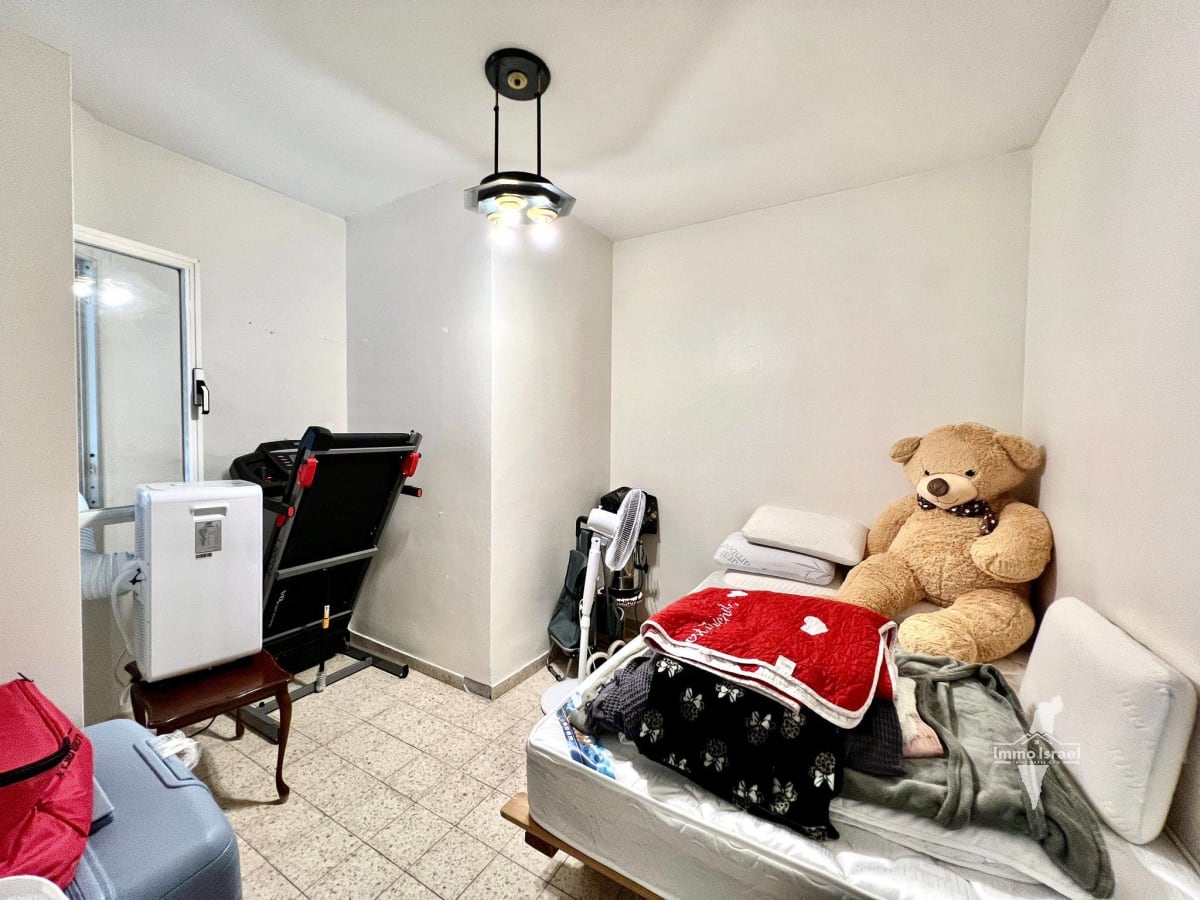 Квартира с 4 комнатами на продажу на улице Мильхемет Шешет ха-Ямим, Нетания