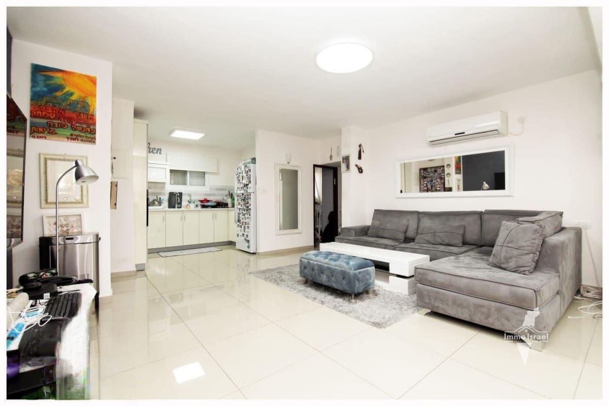 Квартира с 3 комнатами на продажу на улице Смилански, Нетания