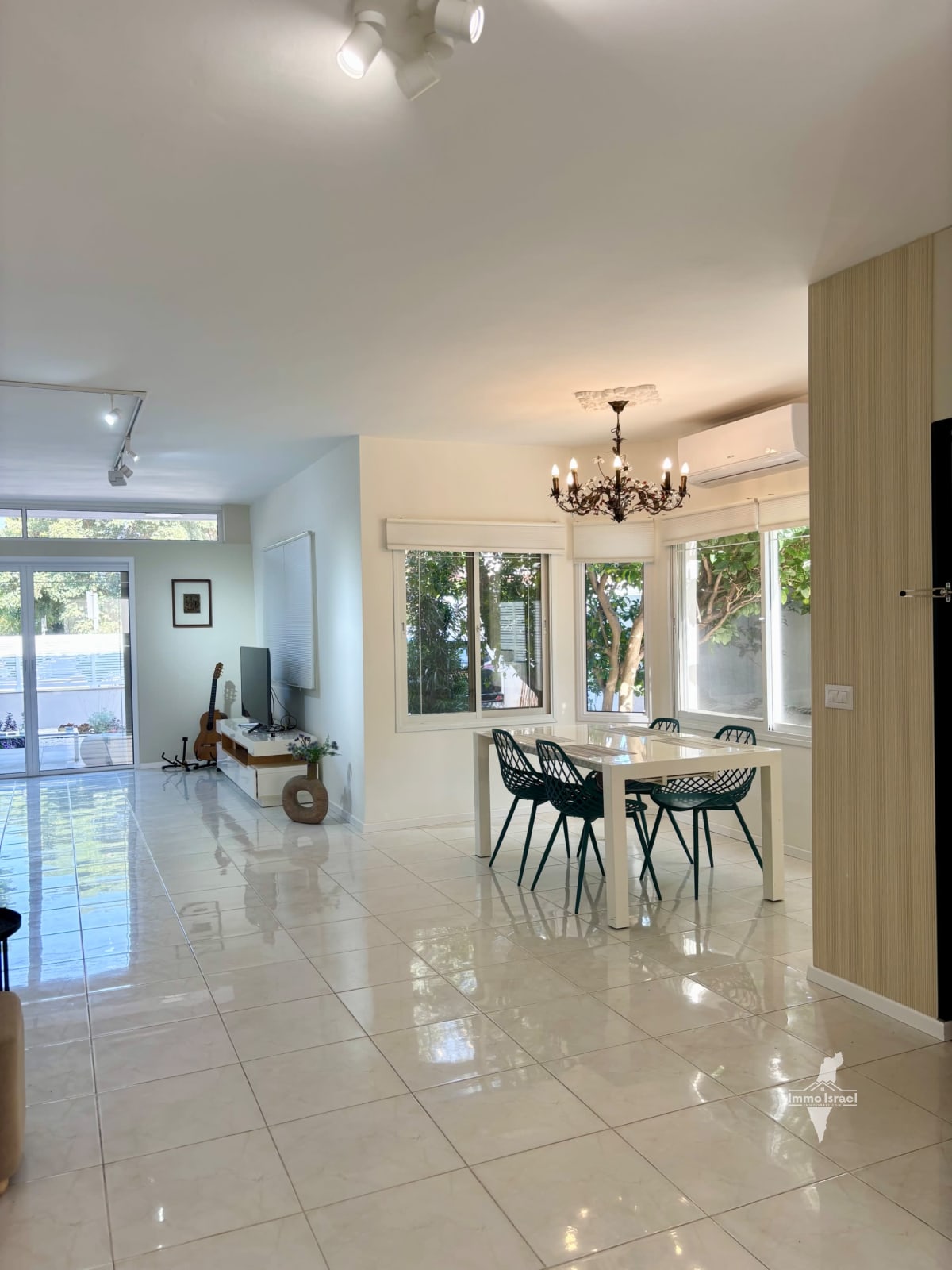 7-Room Villa For Sale On HaMeyasdim Street, Kfar Yona