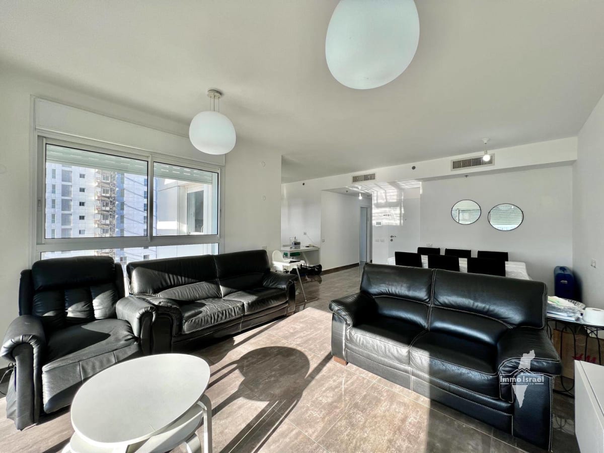 Квартира с 4 комнатами на продажу на улице Дизенгоф, Нетания