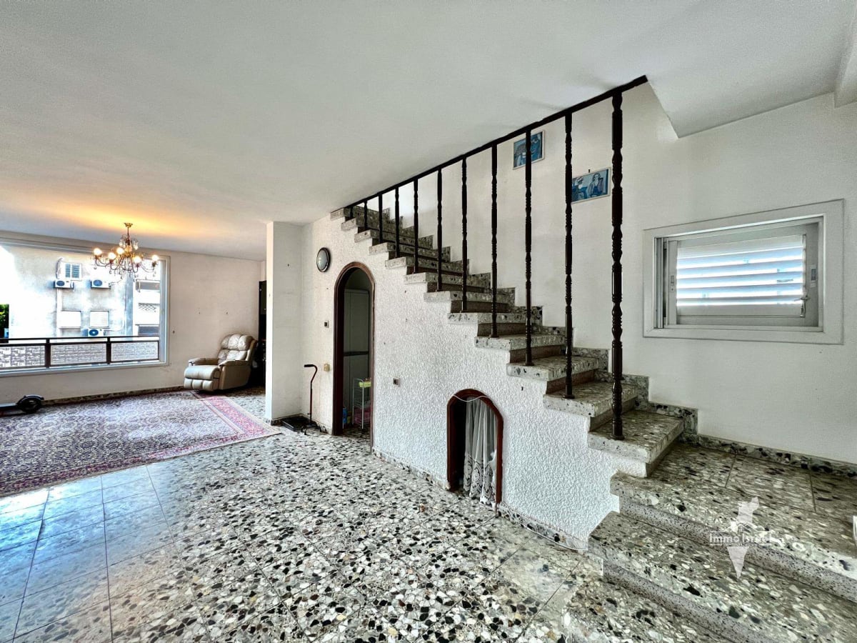 Квартира с 4 комнатами на продажу на улице Исраэль Зангвилл, Нетания