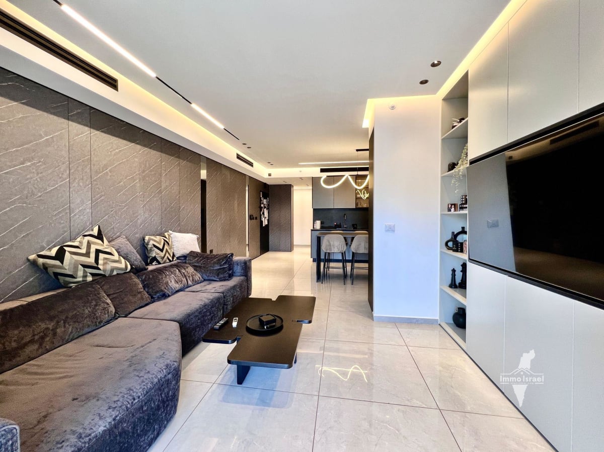 5-Room Penthouse For Sale On Yehuda HaNasi Street, Netanya