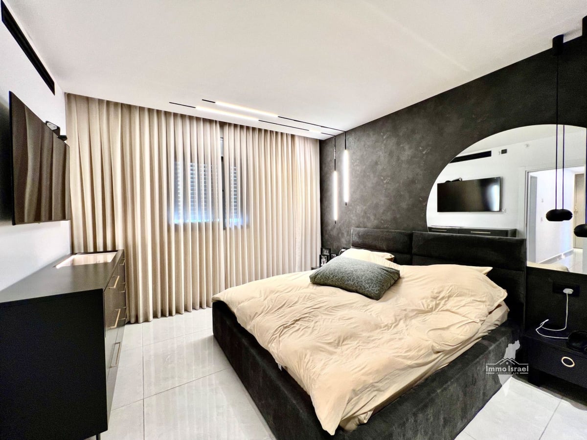 5-Room Penthouse For Sale On Yehuda HaNasi Street, Netanya