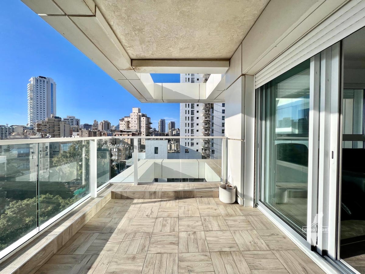 4-Room Apartment For Sale On Dizengoff Street, Netanya