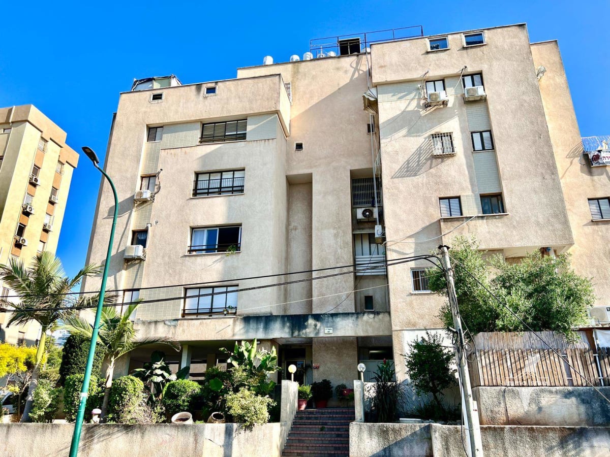 Дуплекс-пентхаус с 5 комнатами на продажу на улице ха-Ари, Нетания