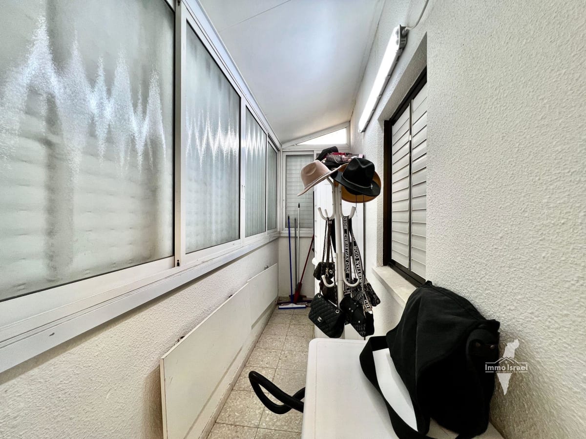 Квартира с 5 комнатами на продажу на улице Эмек Хефер, Нетания