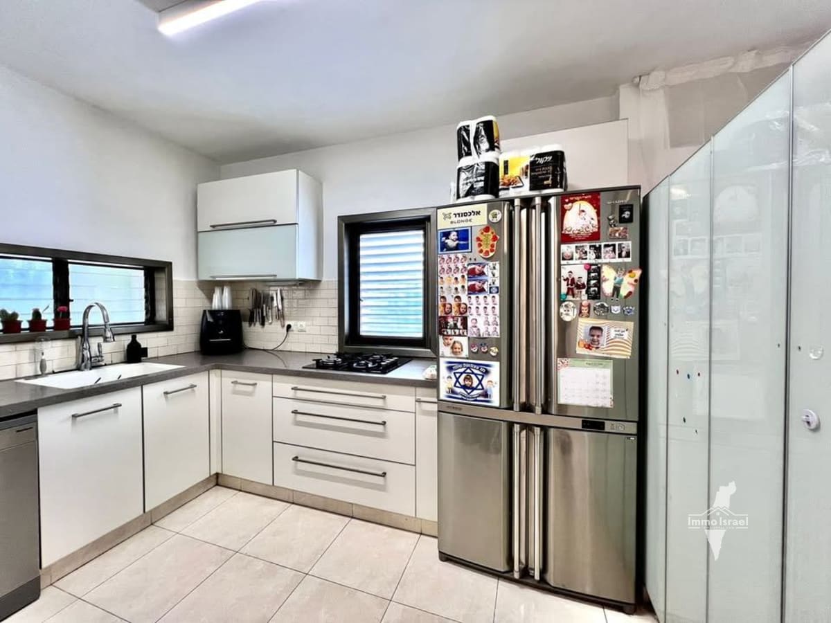 דירת 4 חדרים למכירה ברחוב טרומפלדור, נתניה