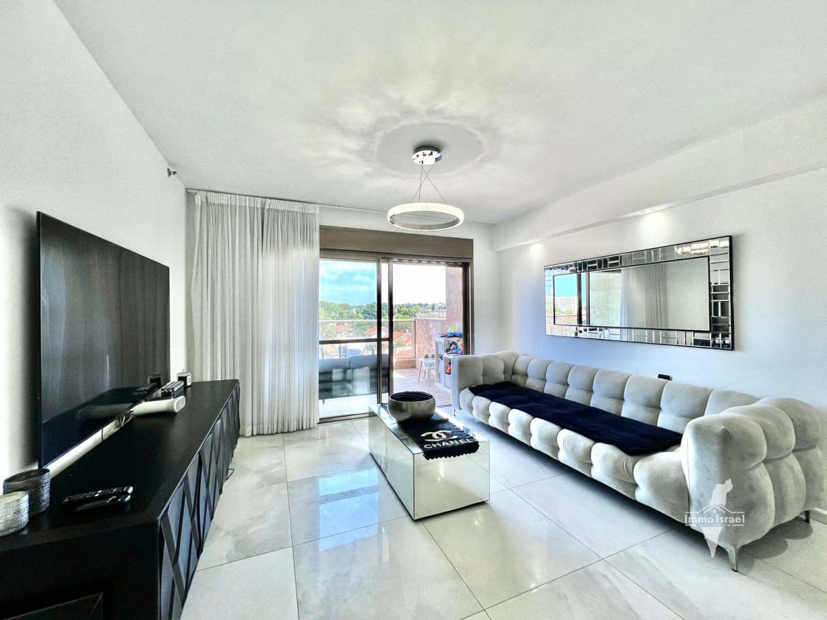 Mini penthouse de luxe de 5 pièces à vendre rue HaRav Maimon, Netanya