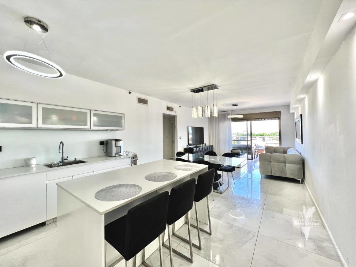 Элитный мини-пентхаус с 5 комнатами на продажу на улице ха-Рав Маймон, Нетания