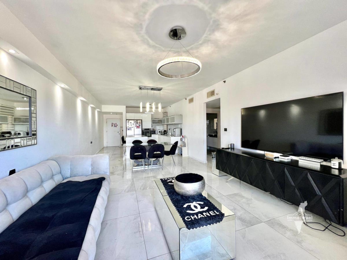 Элитный мини-пентхаус с 5 комнатами на продажу на улице ха-Рав Маймон, Нетания