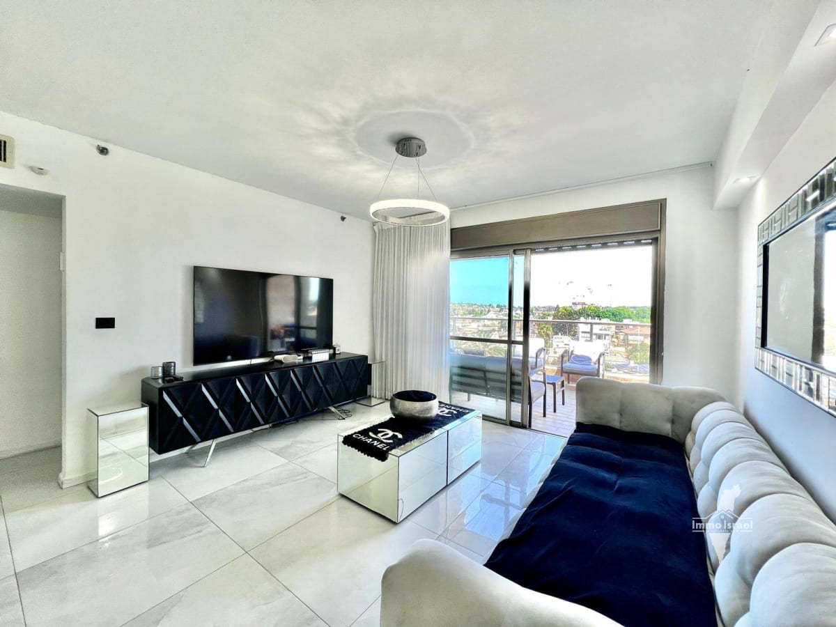 Элитный мини-пентхаус с 5 комнатами на продажу на улице ха-Рав Маймон, Нетания