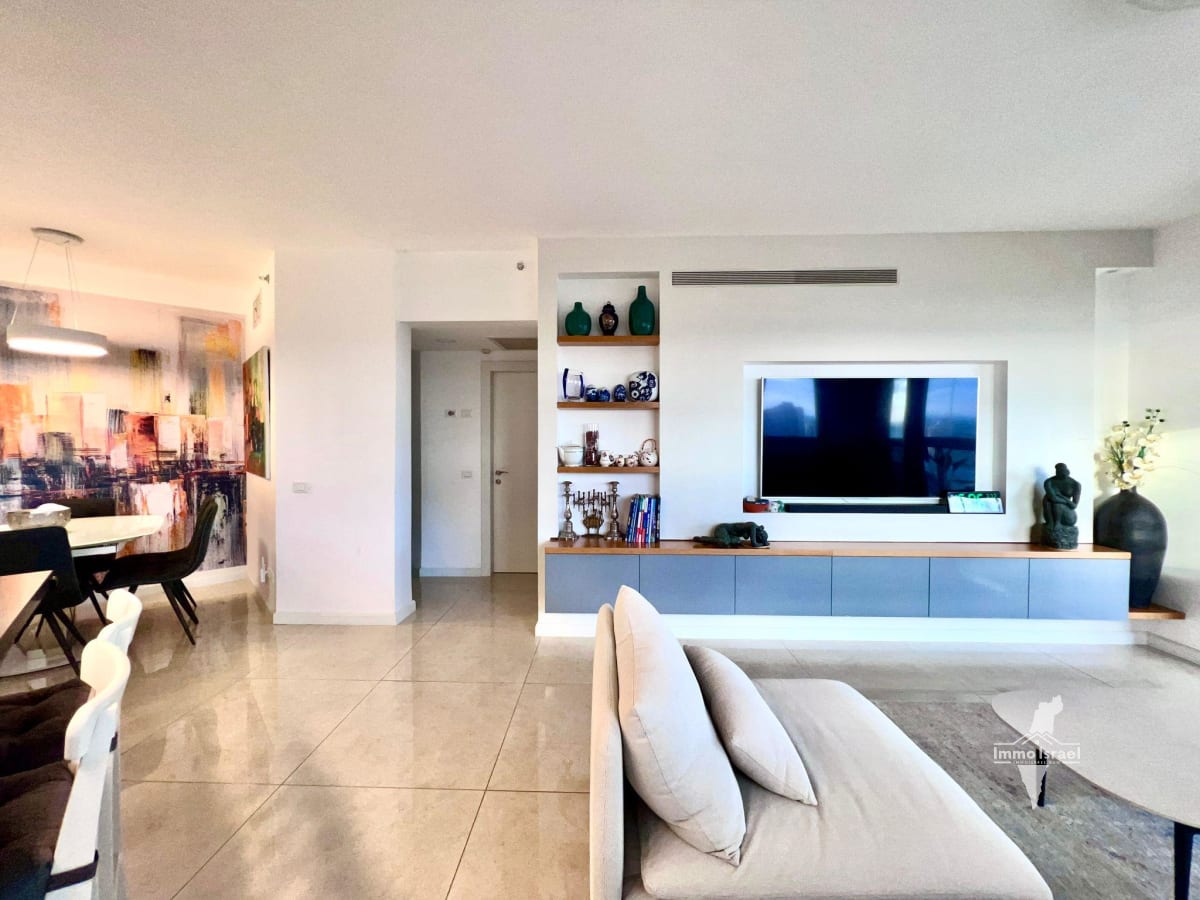 4-Room Apartment For Sale On Dwight Eisenhower Street, Netanya