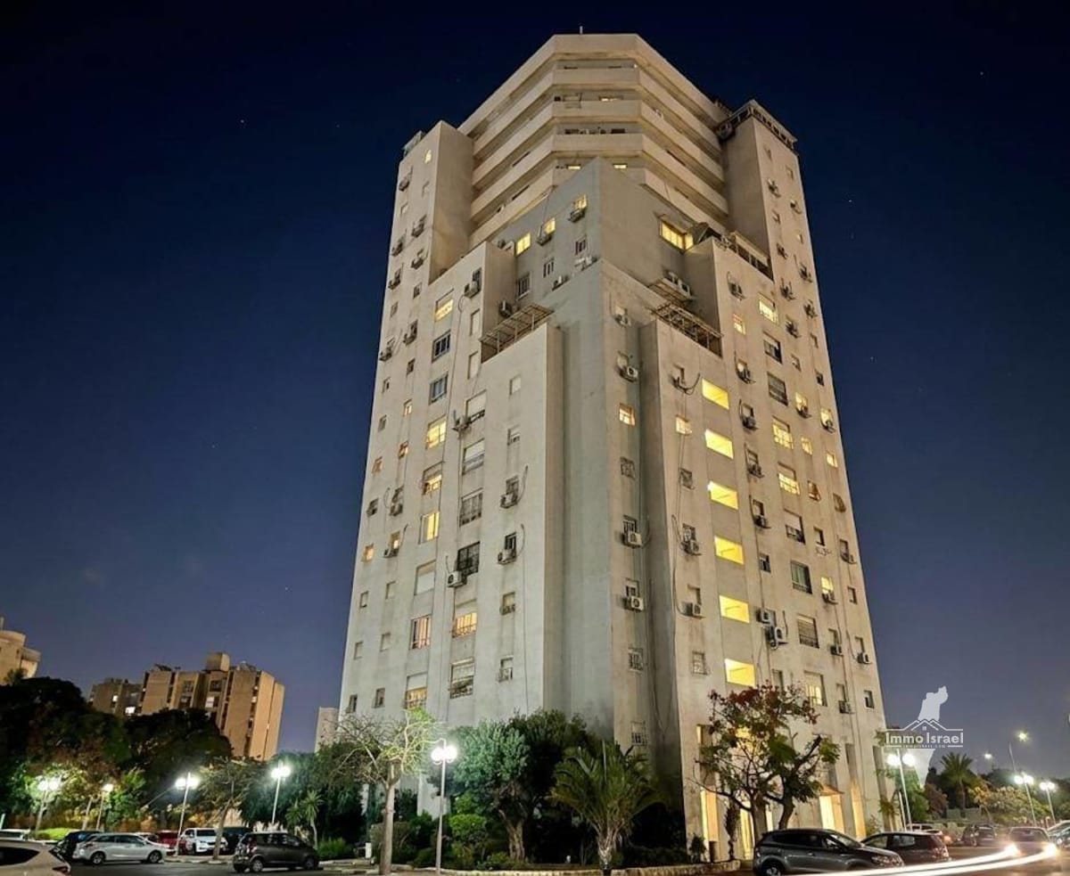 Квартира с 4 комнатами на продажу на улице Голда Меир, Нетания