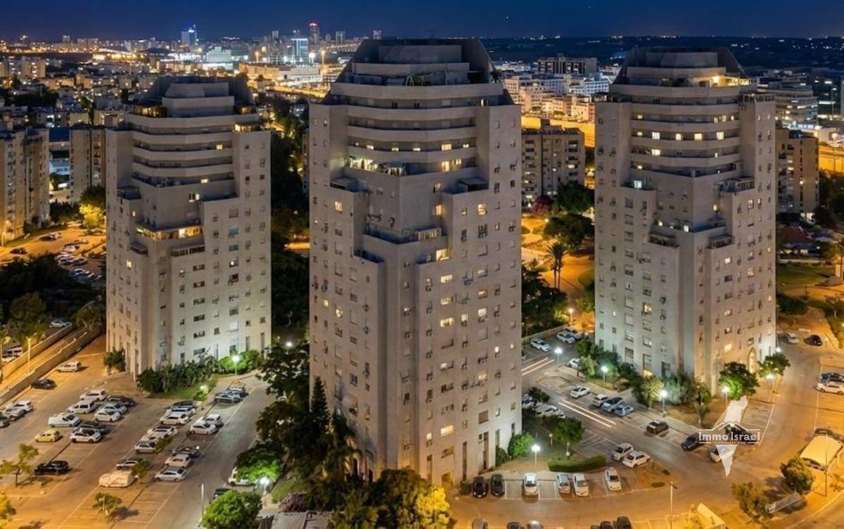 Квартира с 4 комнатами на продажу на улице Голда Меир, Нетания