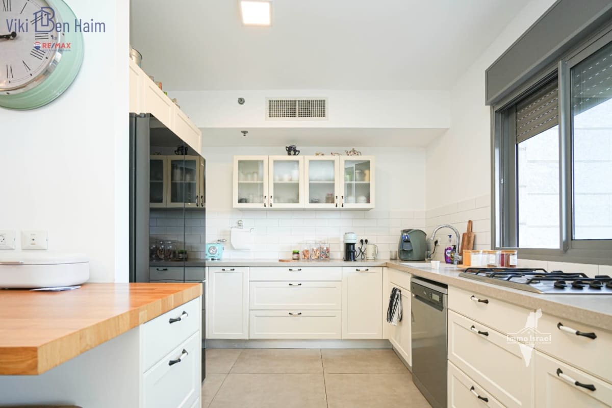 Квартира с 4 комнатами на продажу на улице ха-Гила, Нетания