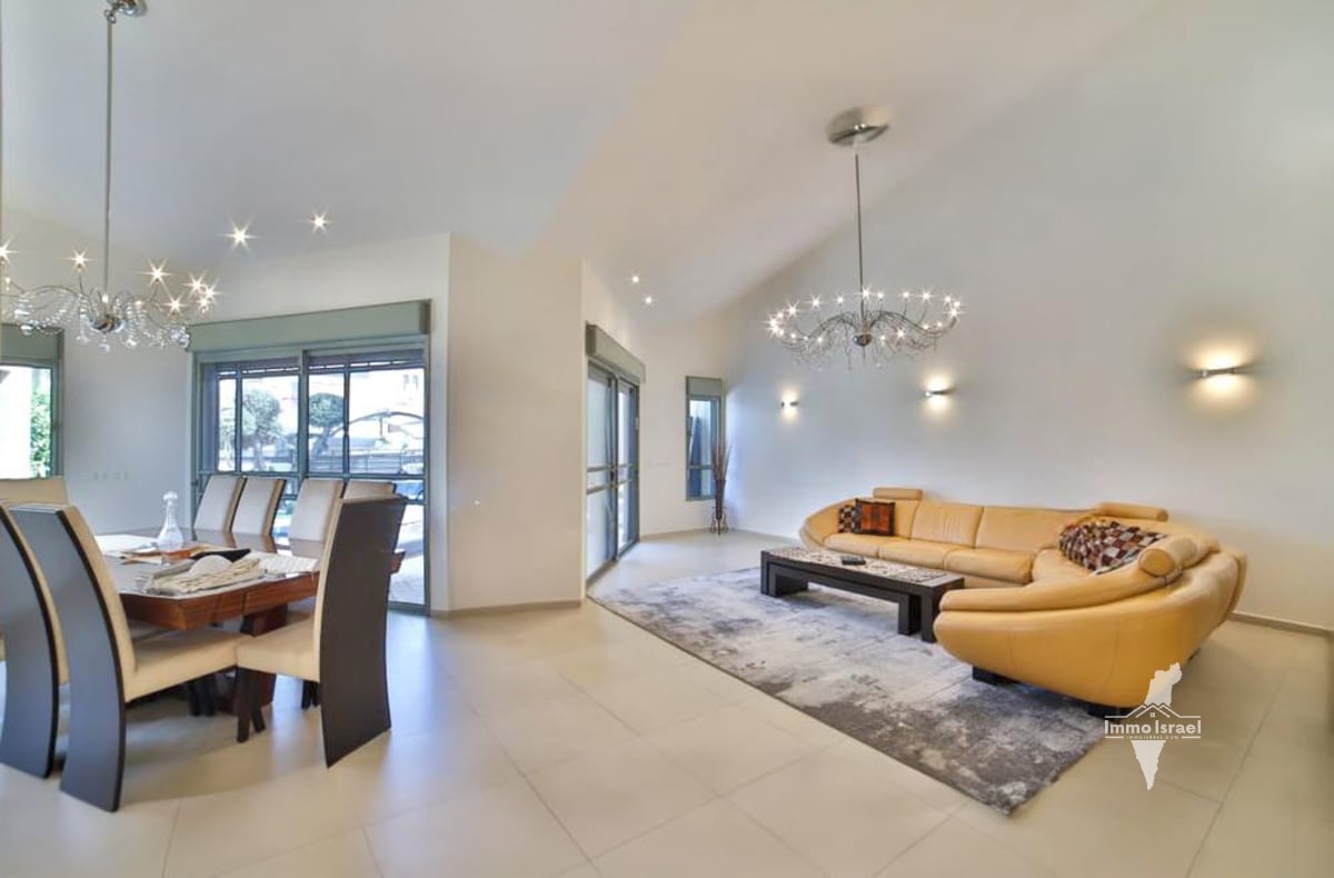  קוטג' 7 חדרים למכירה באזור