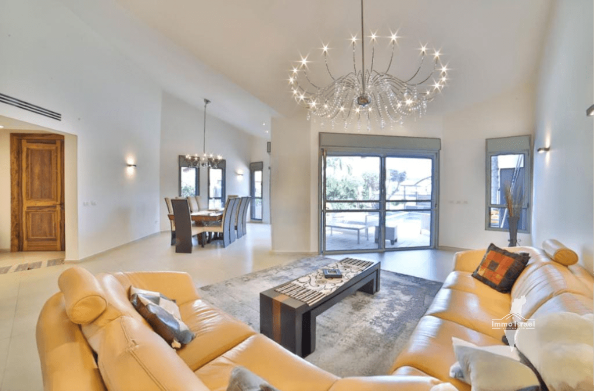  קוטג' 7 חדרים למכירה באזור