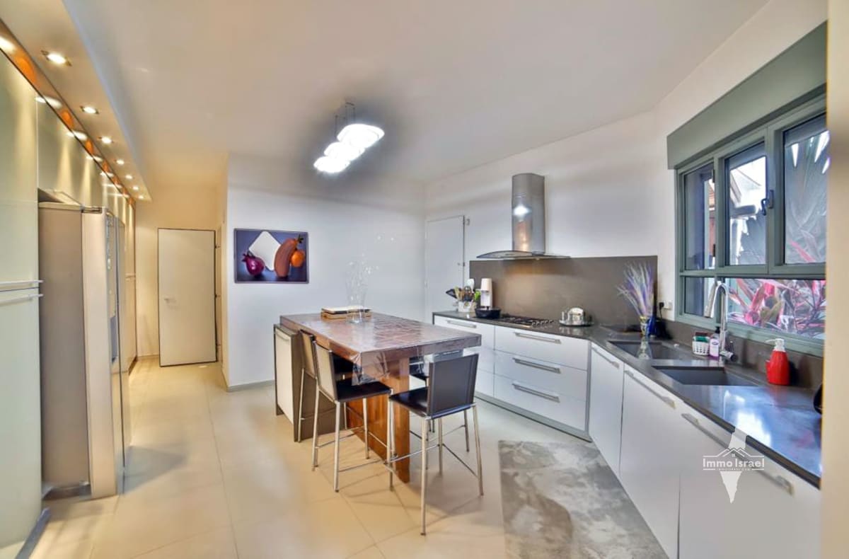  קוטג' 7 חדרים למכירה באזור