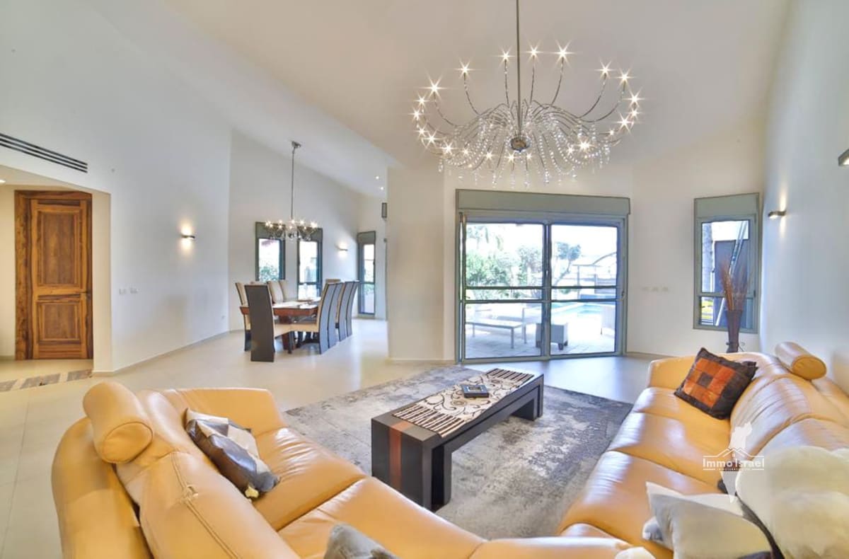  קוטג' 7 חדרים למכירה באזור